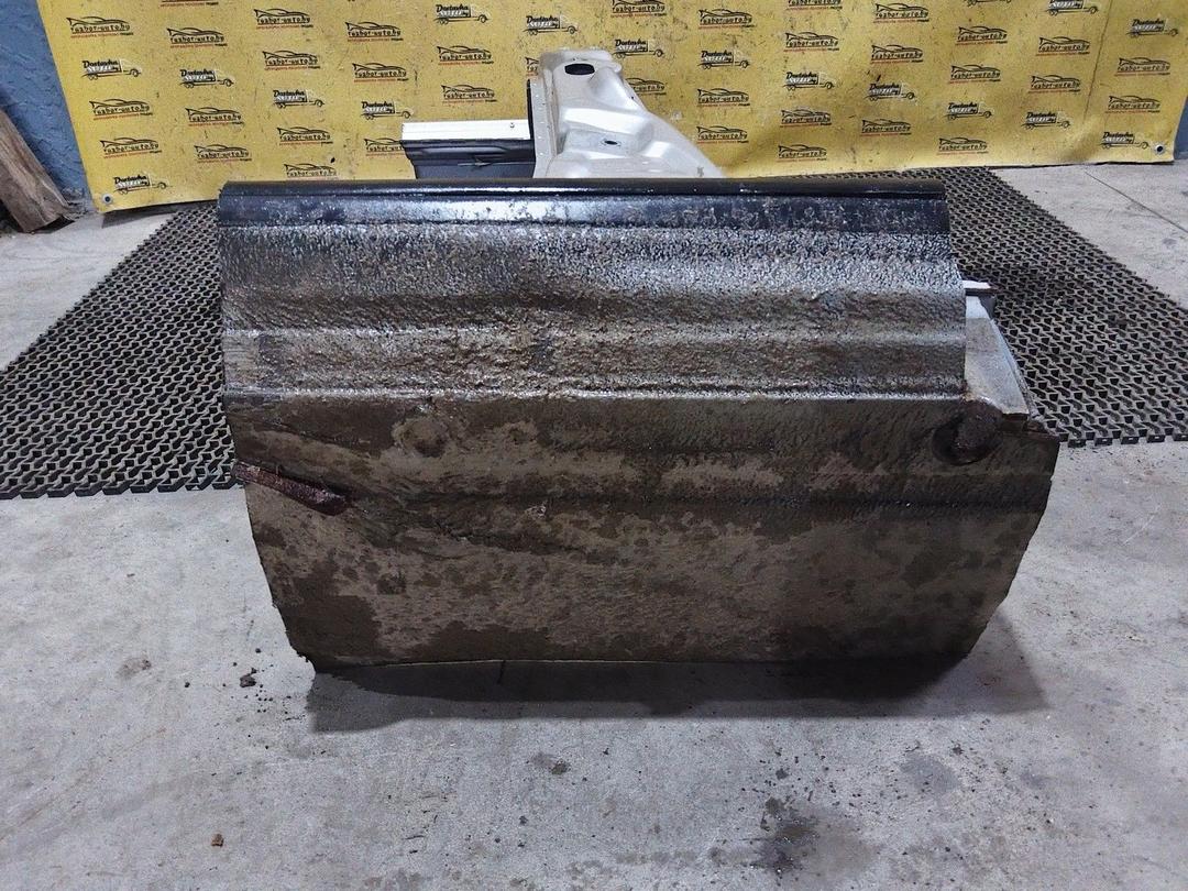 Стойка кузовная центральная правая E952GE Audi 80 undefined