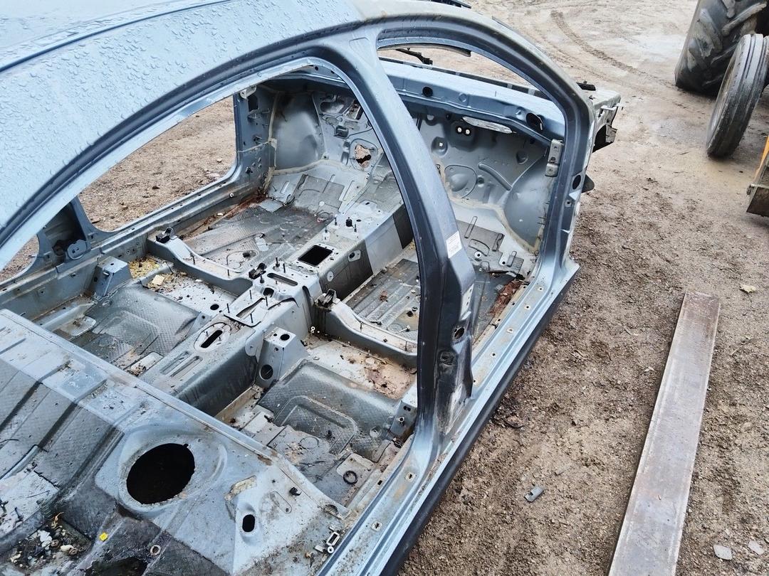 Стойка кузовная центральная правая C0WKZ6 Peugeot 607 купить в магазине запчастей бу