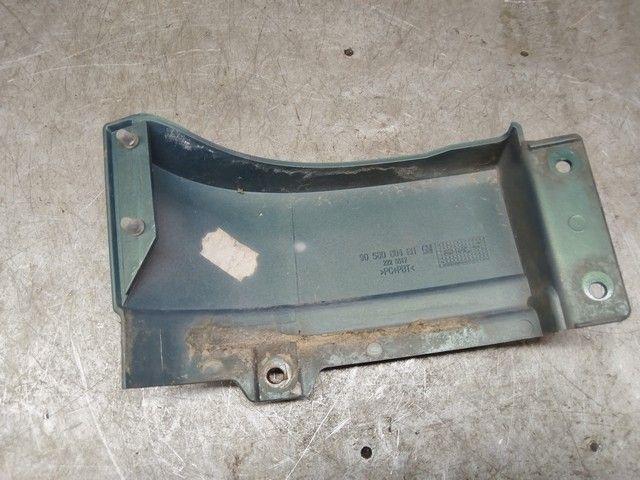 Накладка под фонарь правый EZIAUM Opel Zafira купить