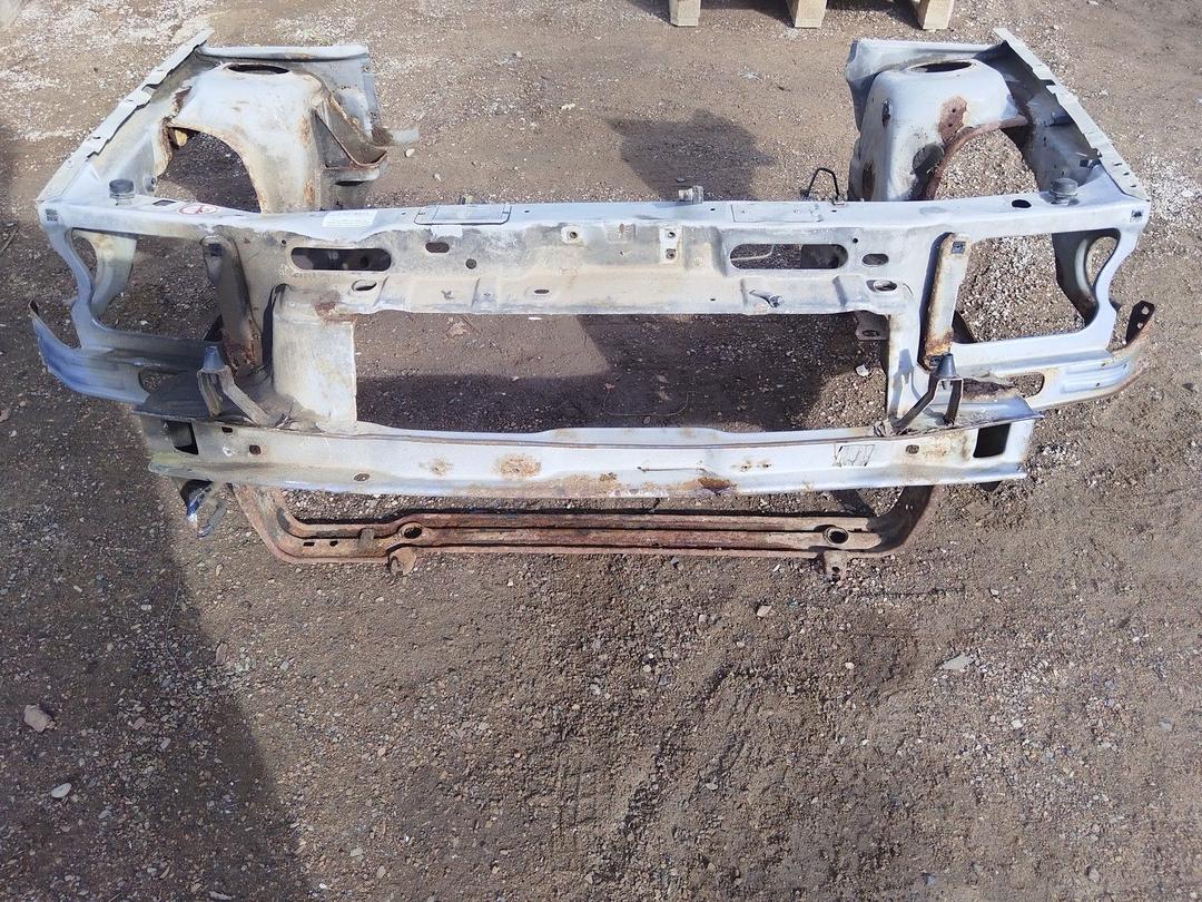 Передняя панель крепления облицовки (телевизор) JYIB01 Ford Escort купить в магазине запчастей бу