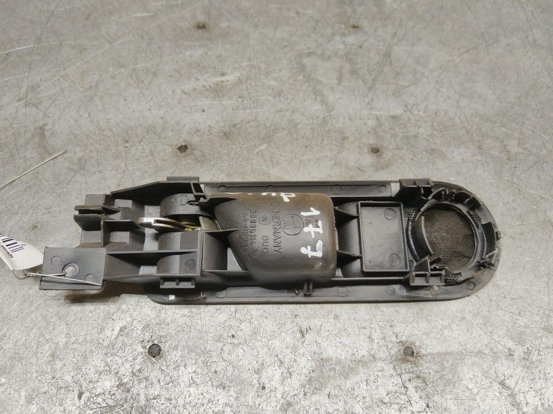 Ручка внутренняя задняя правая XES655 Volkswagen Golf - Фото 2