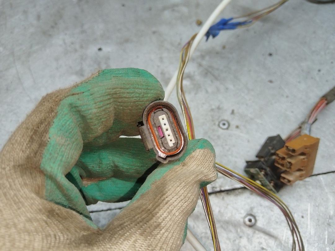 Проводка двери передней левой F7MN5B Audi A4 - Фото 6