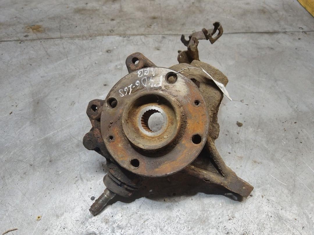 Кулак поворотный левый 7HMK7I Peugeot 406 - Фото 1