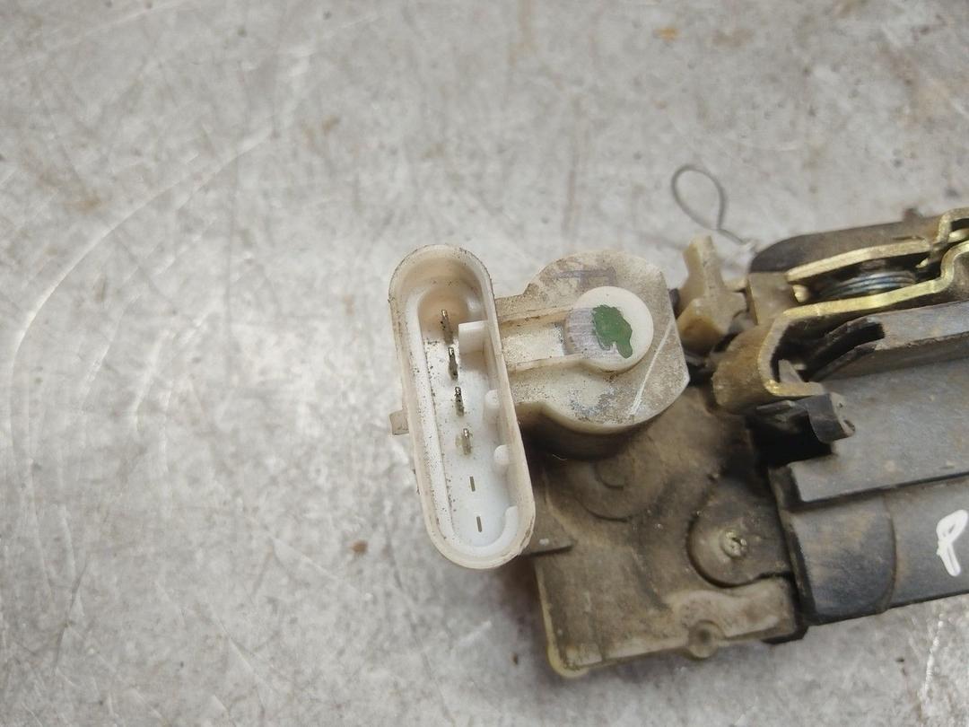 Замок двери задней левой UC5TKZ Fiat Palio купить в магазине запчастей бу