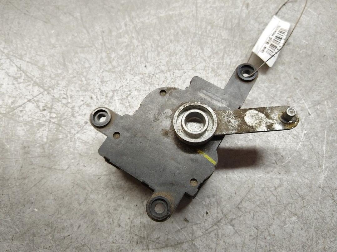 Моторчик заслонки печки J7SXDC Chrysler Voyager купить в магазине запчастей бу