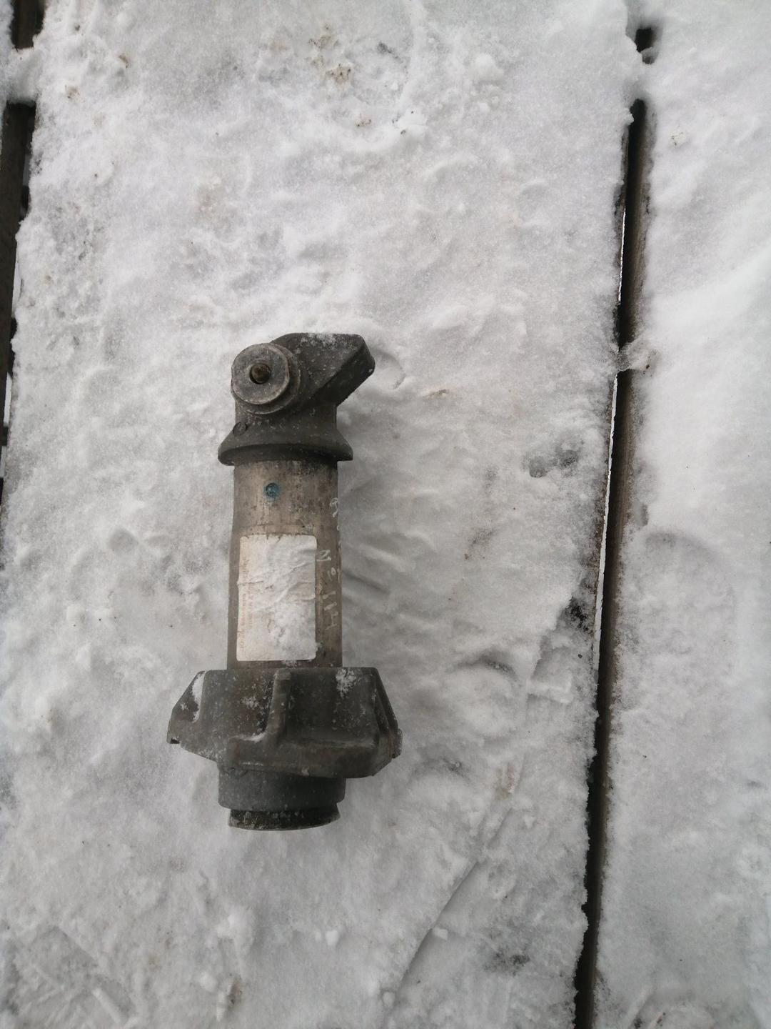 Клык бампера передний правый JR2YSZ Audi A4