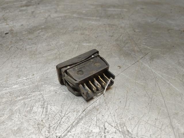 Кнопка стеклоподъемника YZ7670 Citroen Saxo купить