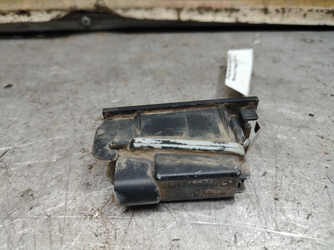 Подсветка номера A838Y3 Renault Megane - Фото 3