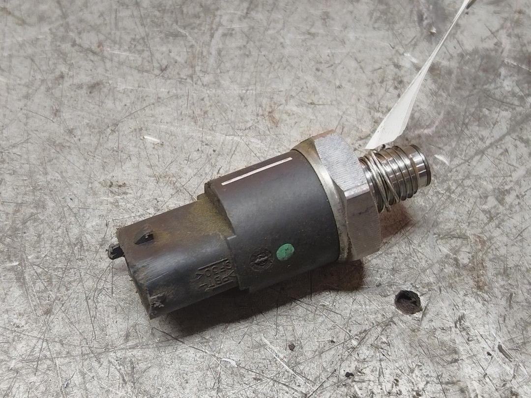 Датчик давления топлива OI6X4A BMW X5 E53 - Фото 1