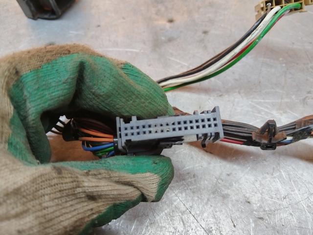 Проводка двери передней правой 00Y401 Saab 9-3 undefined