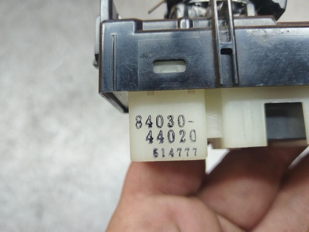 Кнопка стеклоподъемника заднего правого WKI432 Toyota Avensis Verso - Фото 4