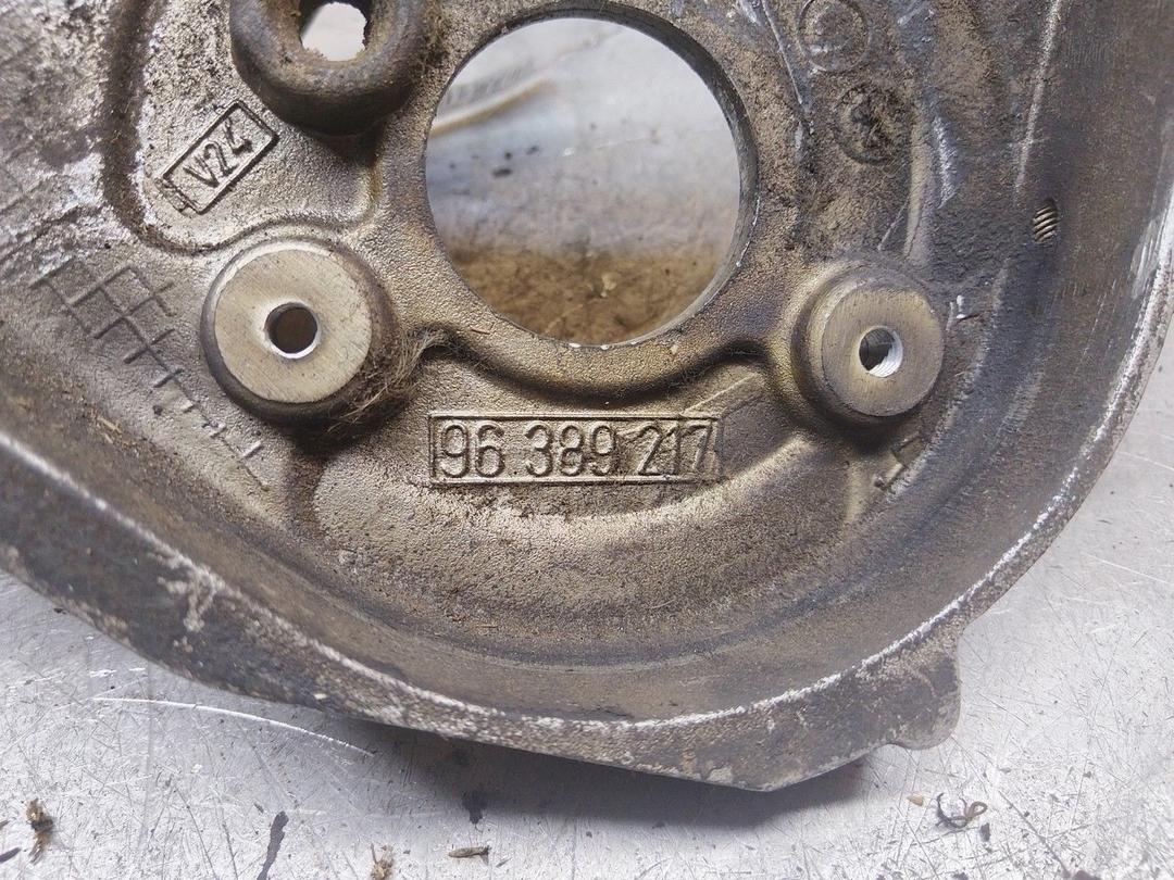 Крепление ТНВД NP1F90 Peugeot Partner купить в магазине запчастей бу