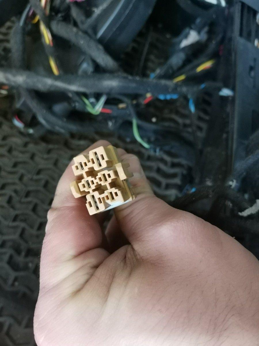 Проводка салона EKA6A6 Audi A4 - Фото 16