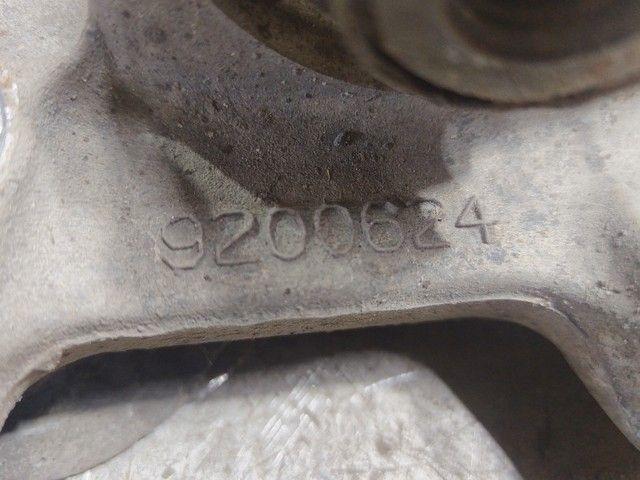 Кулак задний правый UWDAGQ Volvo S60 купить на авторазборке