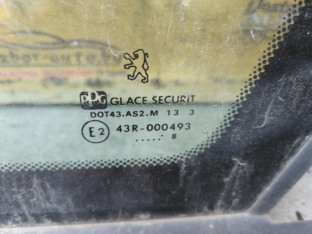 Стекло кузовное боковое правое AC1SVM Peugeot 406 купить