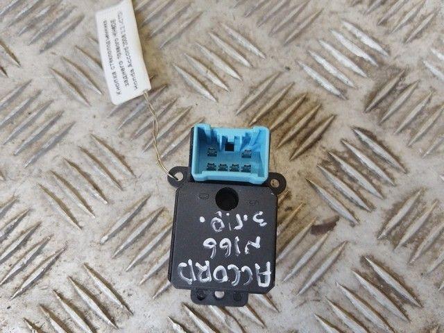 Кнопка стеклоподъемника заднего правого HIH6DE Honda Accord купить с доставкой