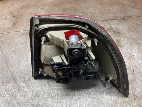 Фонарь задний левый W0670U Opel Vectra купить на авторазборке