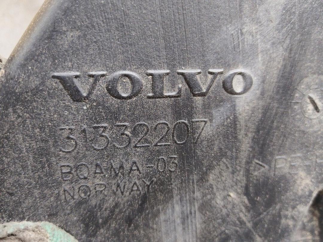 Воздуховод ZUBS1Y Volvo XC70 купить с доставкой