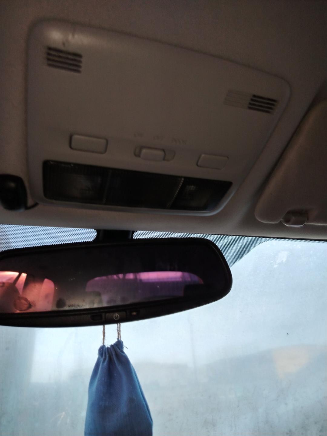 Фонарь салона (плафон) TN6QIZ Toyota Avensis