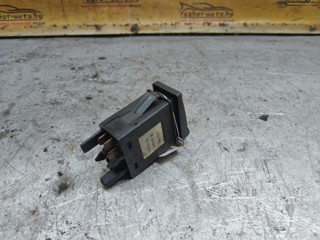 Кнопка аварийной сигнализации Z37M6K Audi 100 купить