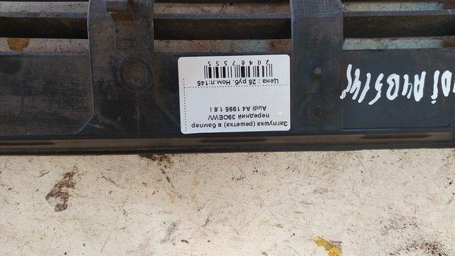 Заглушка (решетка) в бампер передний 39OEWV Audi A4 undefined