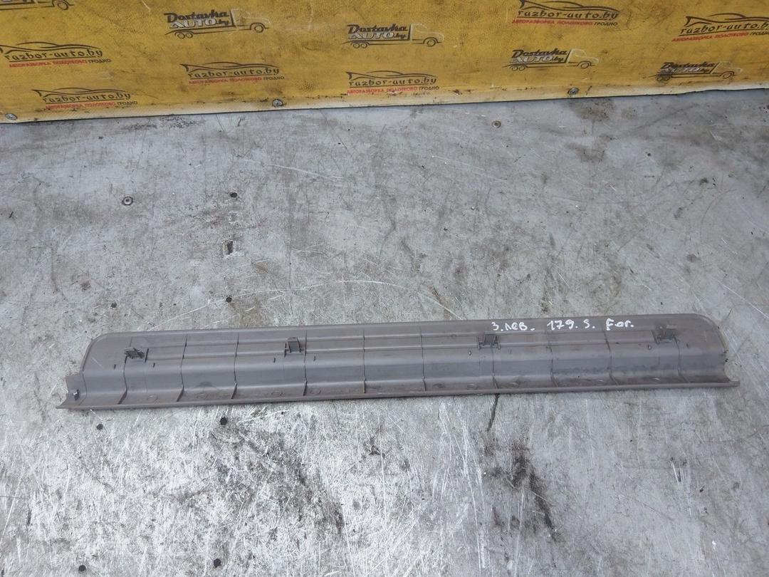 Накладка на порог OCGYFA Subaru Forester купить в магазине запчастей бу