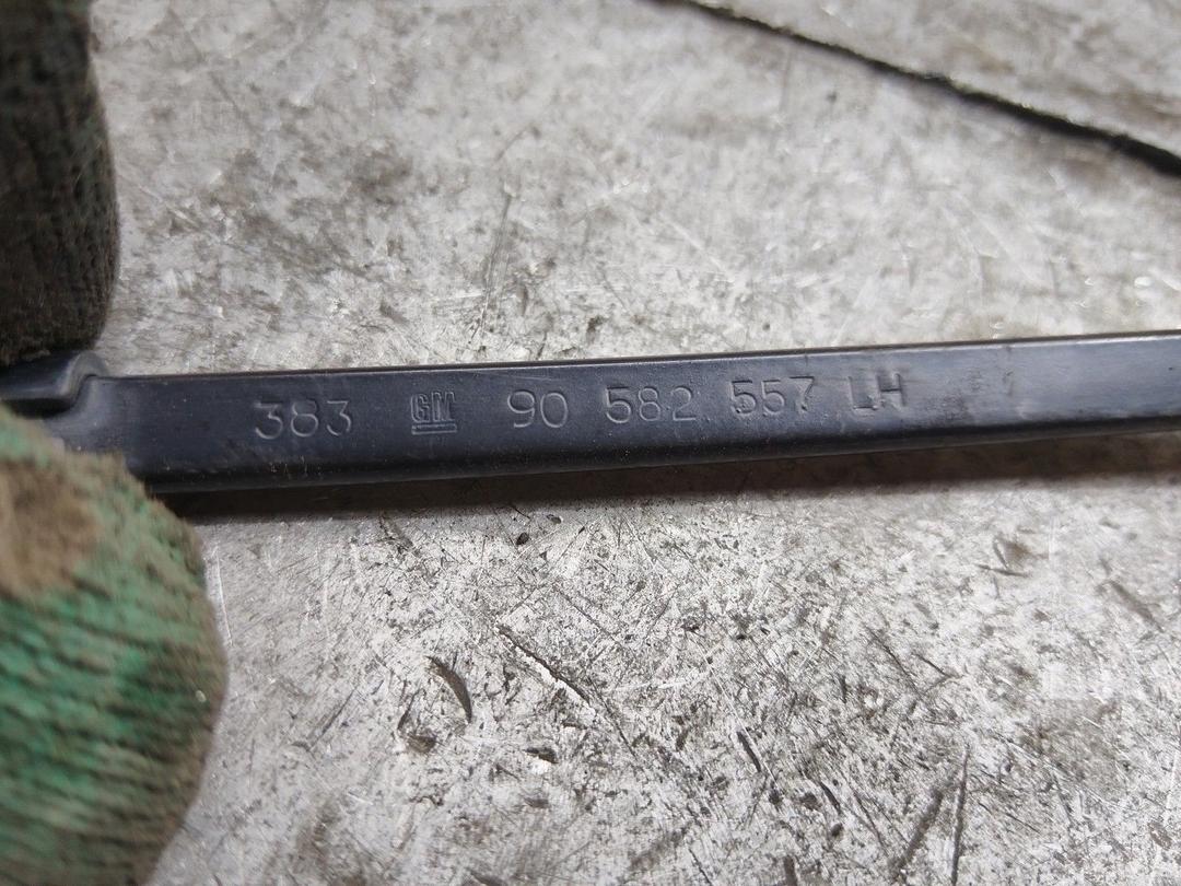 Щеткодержатель (поводок стеклоочистителя, дворник) NO2JNG Opel Zafira купить в магазине запчастей бу