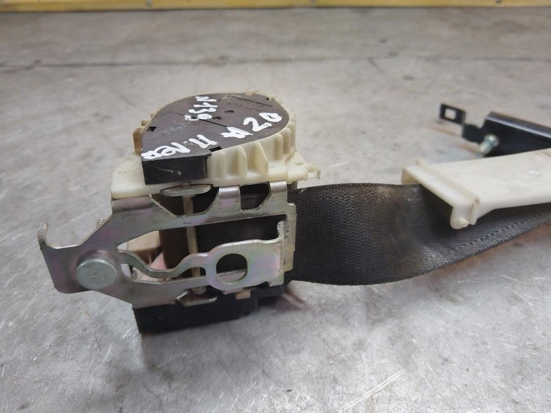 Ремень безопасности передний левый 06JRU9 Opel Zafira