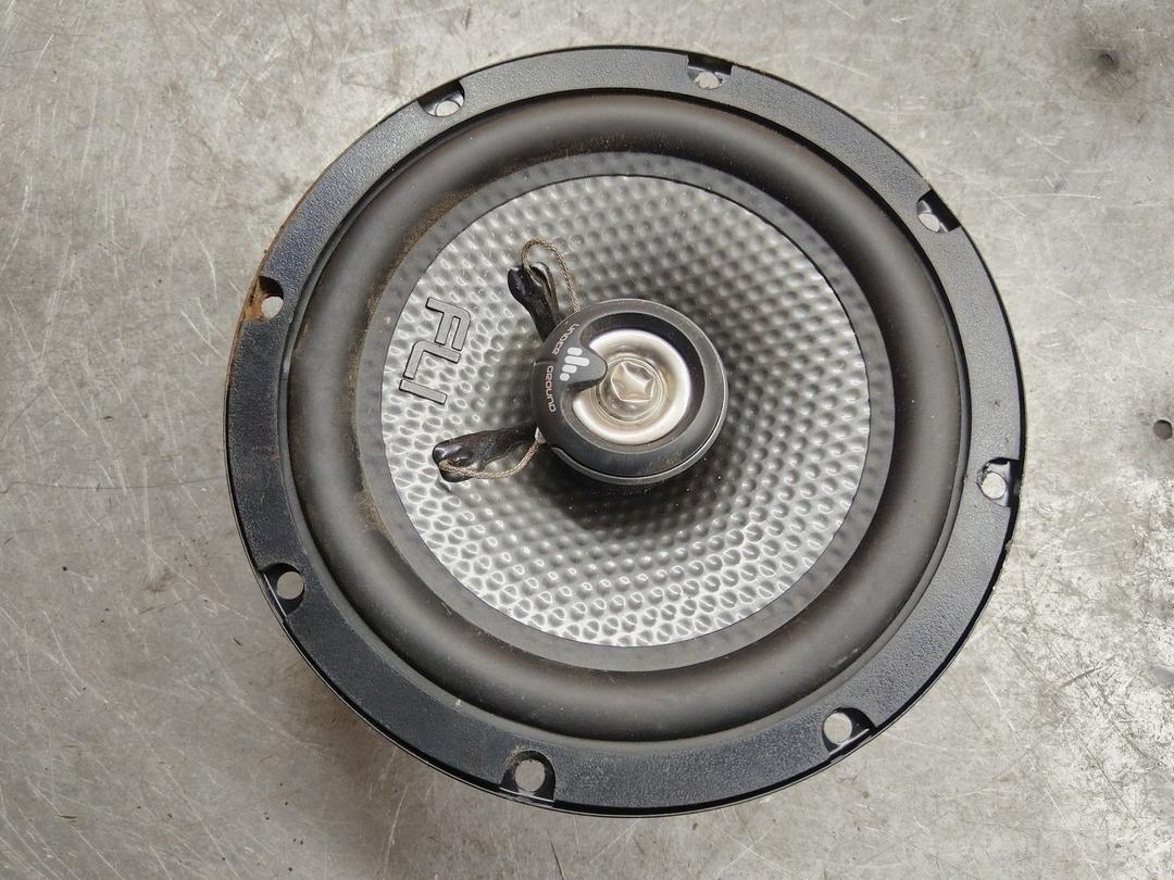 Динамик двери передней правой EY32N3 Nissan Micra