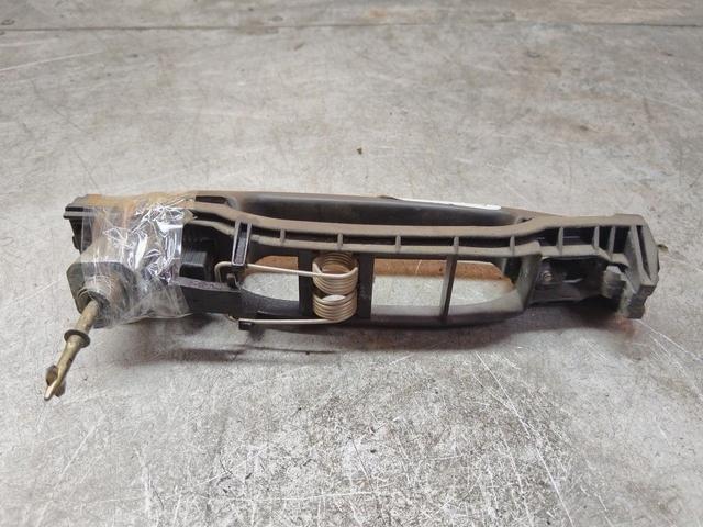 Ручка наружная передняя левая HUVFZS Mercedes C W202 купить с доставкой