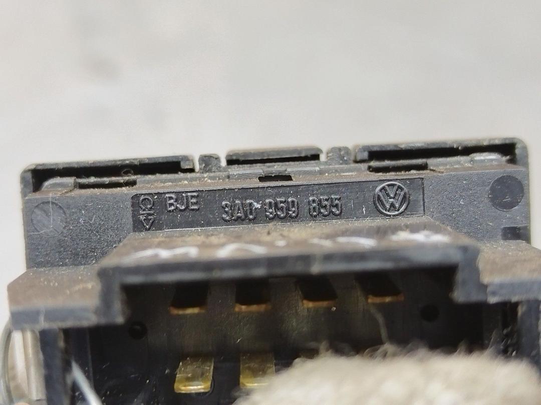 Кнопка стеклоподъемника 840C8L Volkswagen Passat купить с доставкой