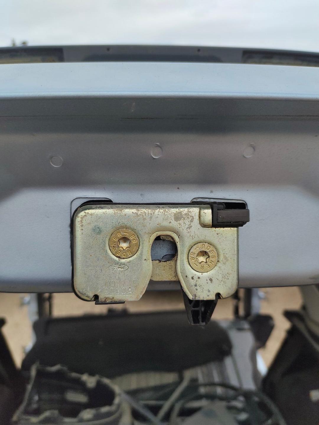 Замок багажника 8PGHVV Ford Fiesta - Фото 1