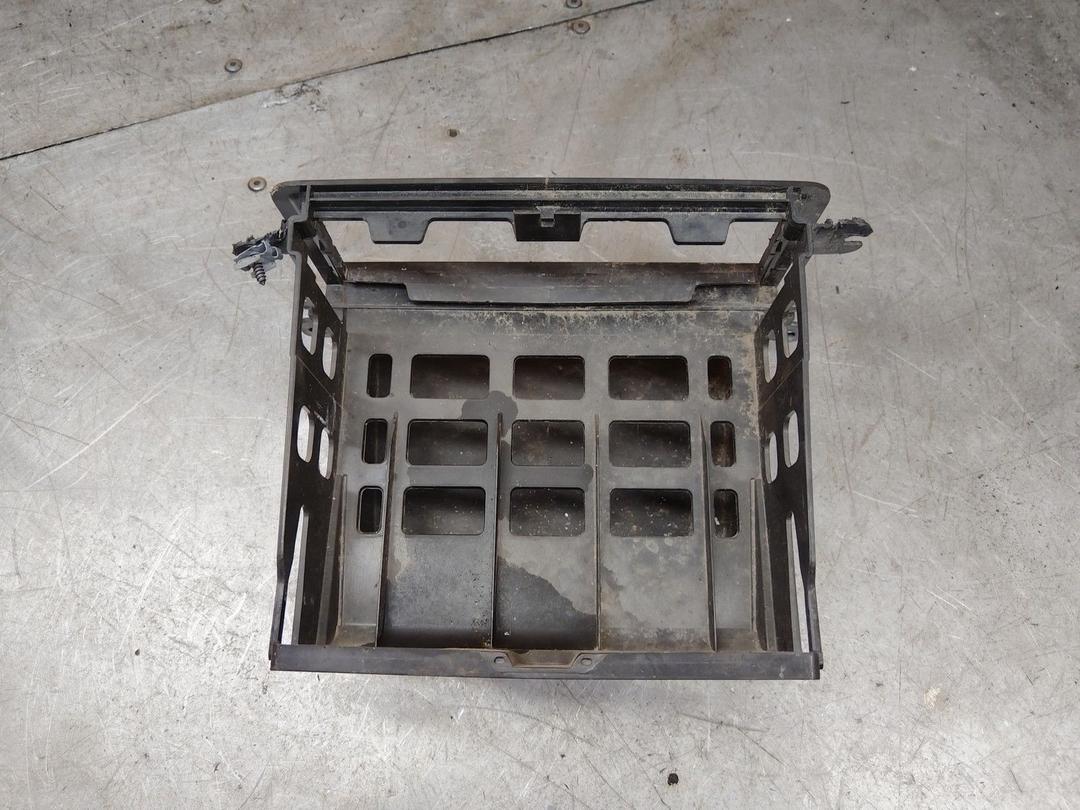 Вещевой ящик центральной консоли F2GLJ9 Volkswagen Caddy - Фото 2