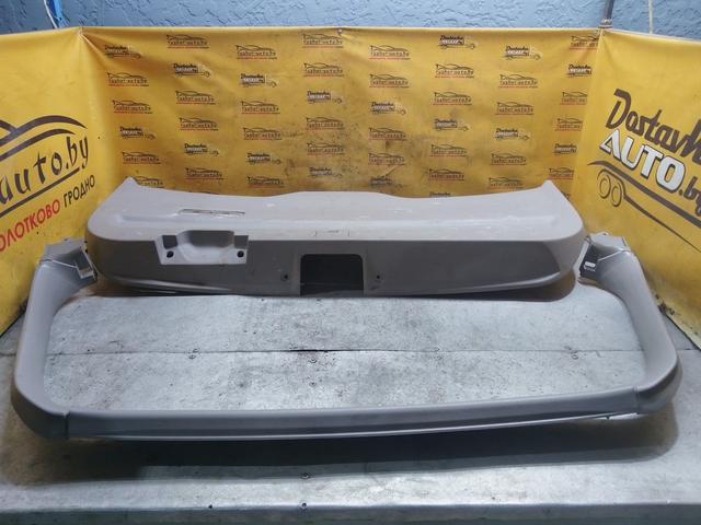 Обшивка крышки багажника A0A030 Mitsubishi Grandis купить в магазине запчастей бу