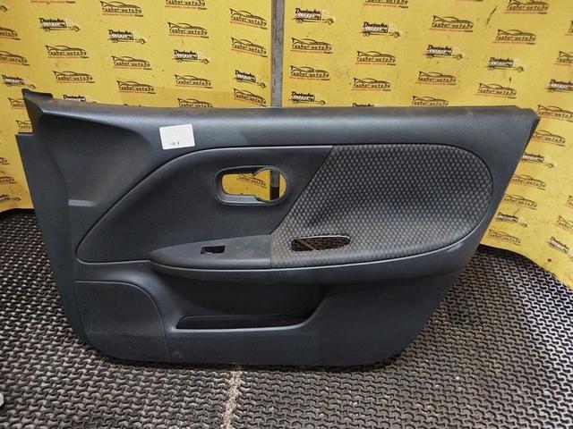 Обшивка двери передней правой (дверная карта) 1D24SR Nissan Note