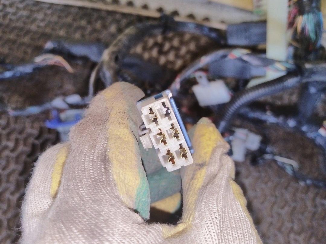 Проводка салона HUC767 Mitsubishi Carisma - Фото 18