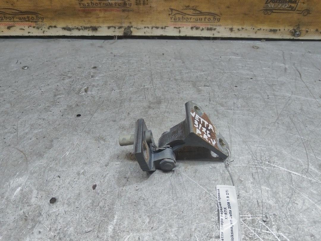 Петля двери передней правой X1R7IX Volkswagen Jetta - Фото 1