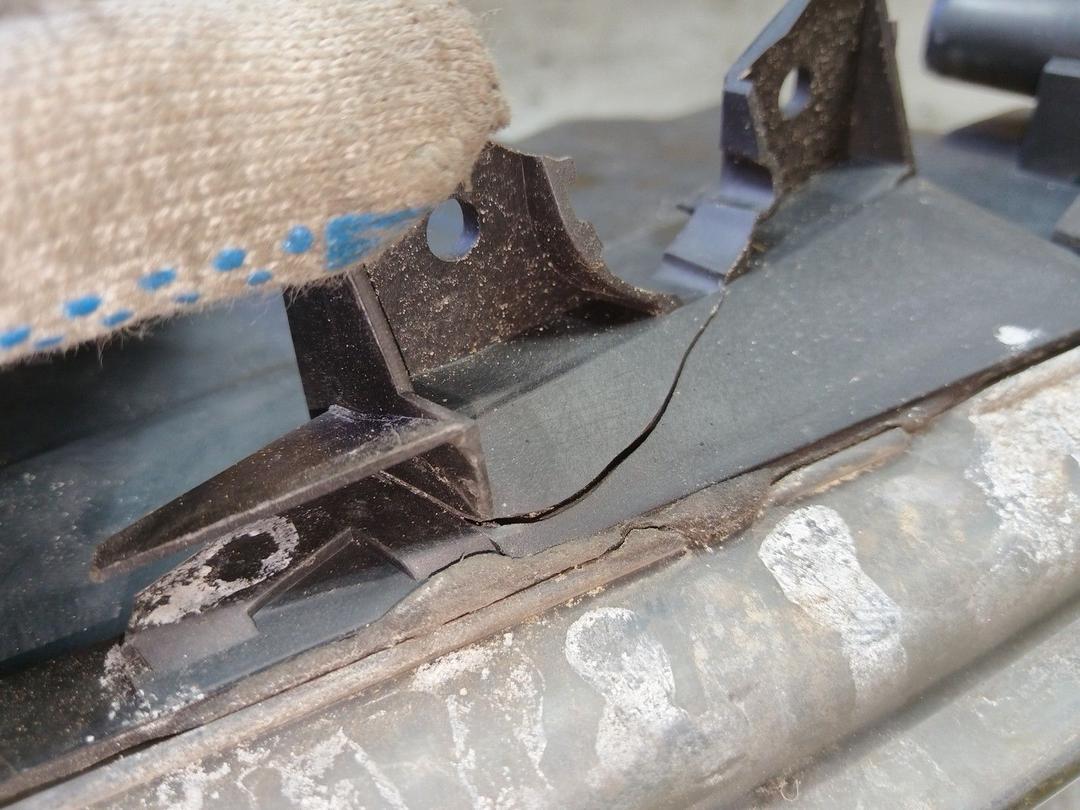 Фара левая SMEZ8R Renault Safrane купить с доставкой. Огромный выбор запчастей и марок авто. У нас есть практически все.