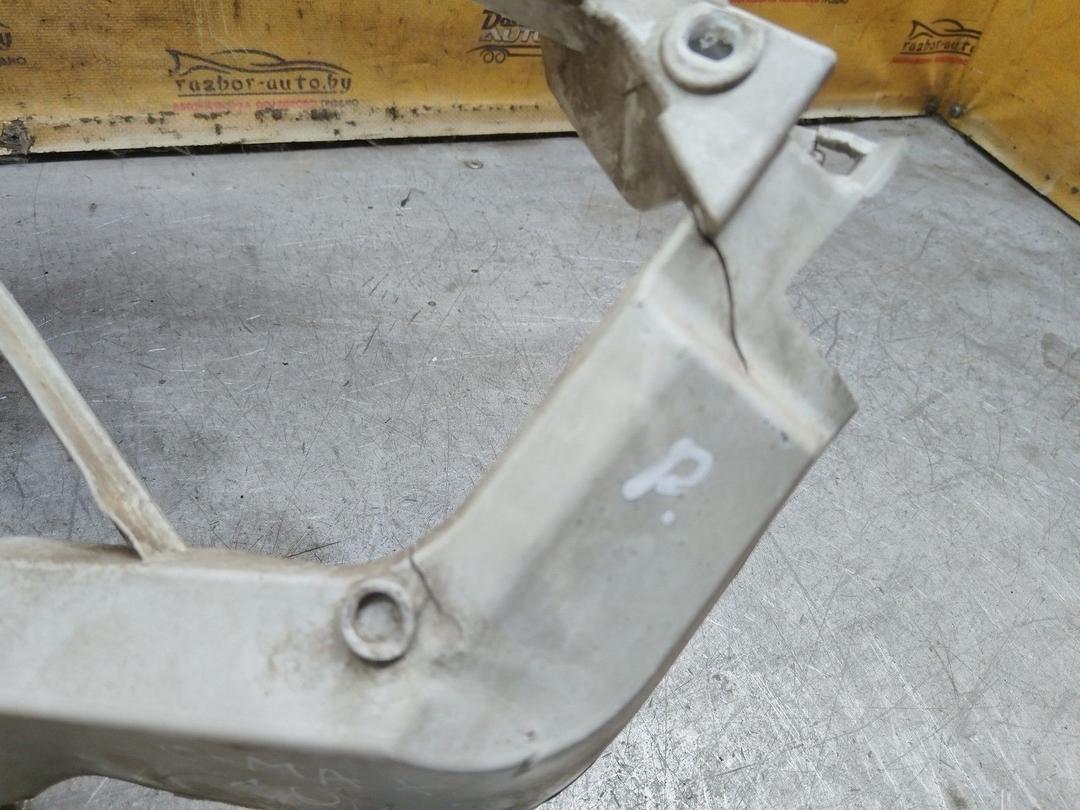 Кронштейн крепления бампера заднего 0YKII6 Ford C-Max купить в магазине запчастей бу