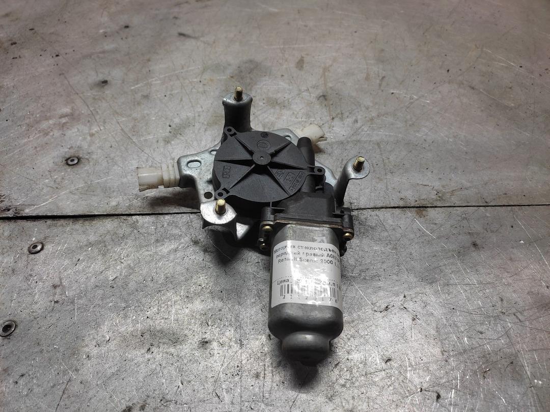 Моторчик стеклоподъемника передний правый A0KMP0 Renault Scenic