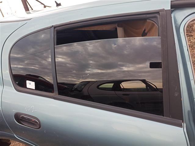 Стекло двери задней правой 195EA7 - Фото 1