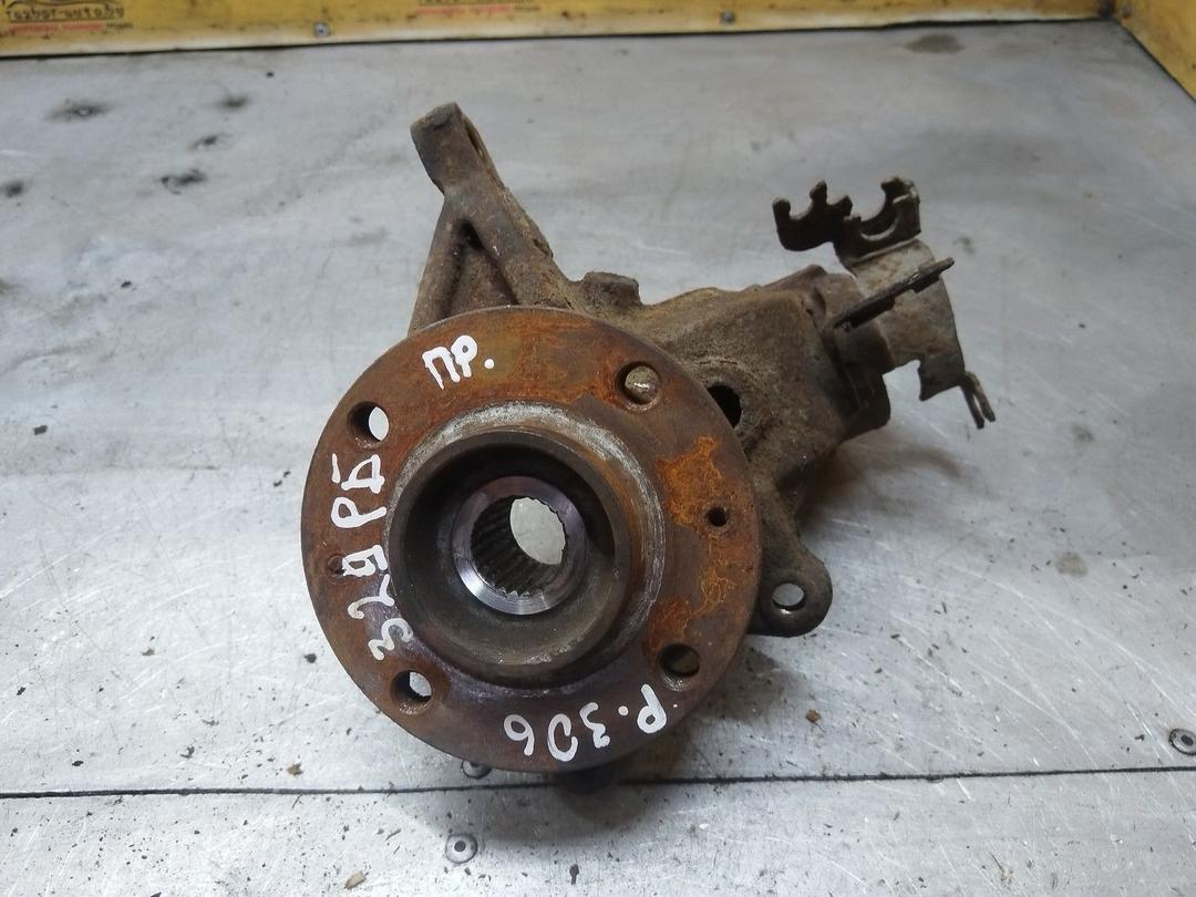 Кулак поворотный правый 5A7KZ1 Peugeot 306