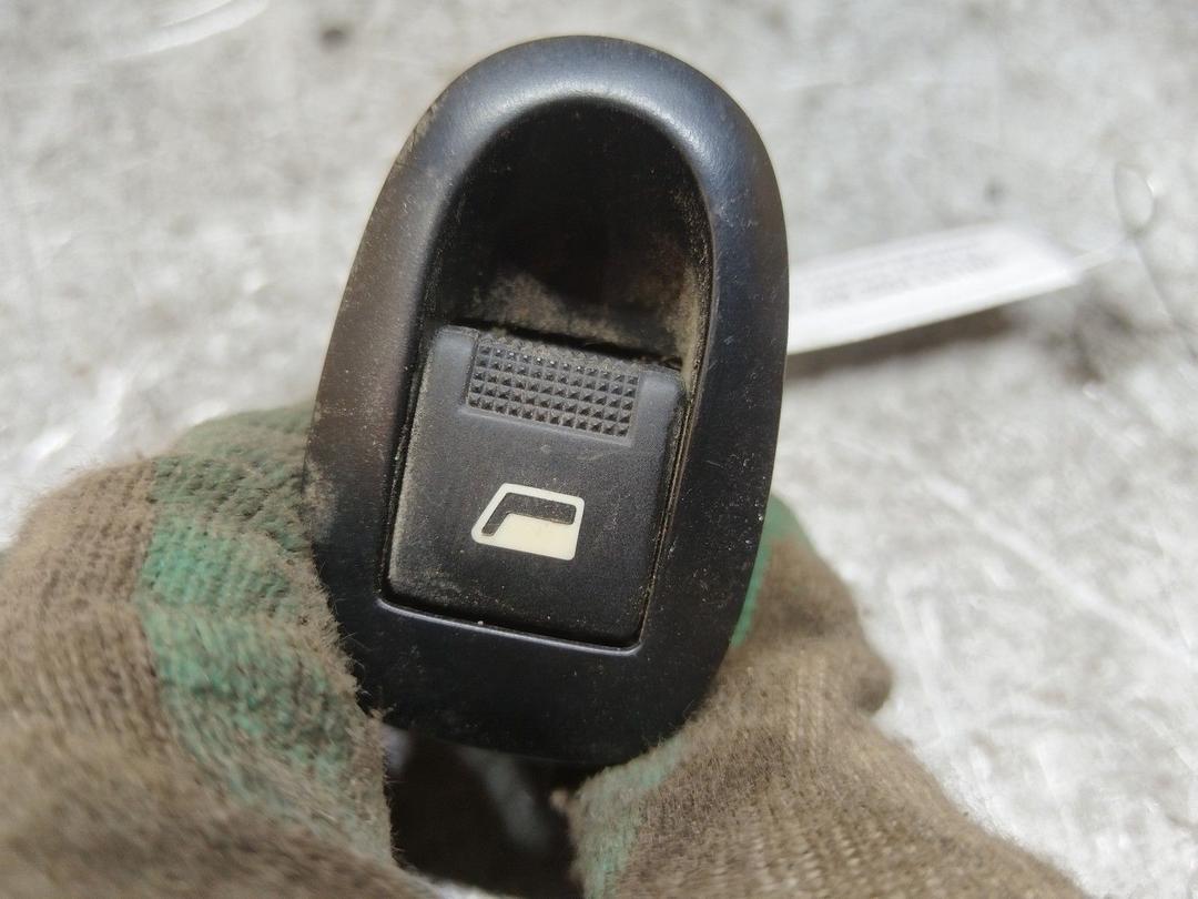 Кнопка стеклоподъемника заднего левого NL6JL2 Peugeot 406