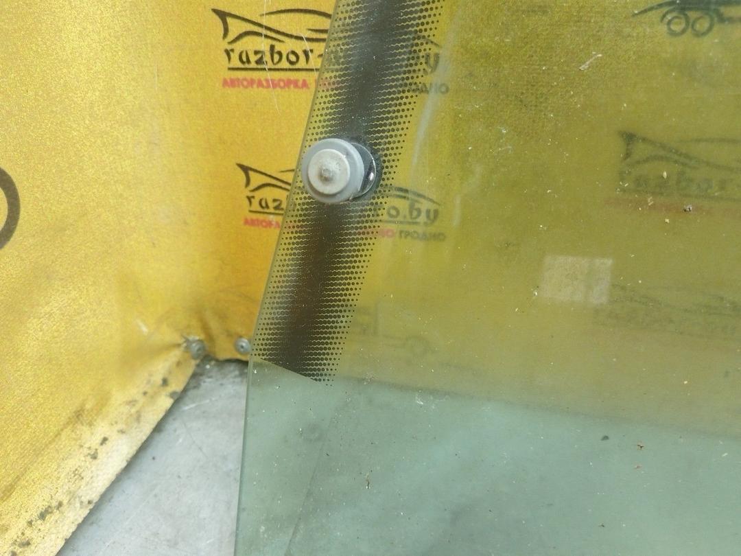 Стекло двери передней правой IJ6CS6 Audi 80 купить в магазине запчастей бу