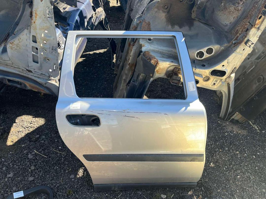 Дверь задняя правая KLA8MG Volvo V70 undefined