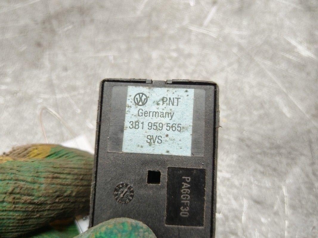 Джойстик регулировки зеркал FGW5LL Volkswagen Passat купить с доставкой