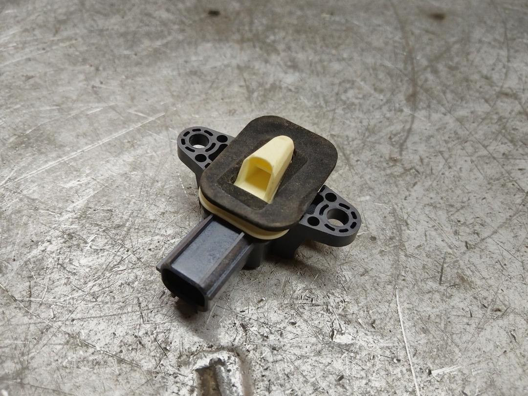 Датчик удара YL1IU5 Ford Fusion купить в магазине запчастей бу