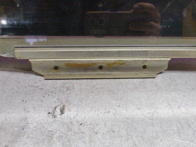 Стекло двери задней правой YWO1F3 Toyota Avensis купить на авторазборке