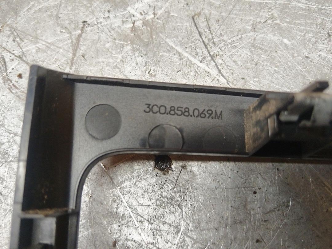 Рамка под магнитолу 34G1A2 Volkswagen Passat купить с доставкой