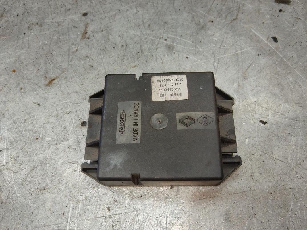 Блок управления светом T38481 Renault Safrane